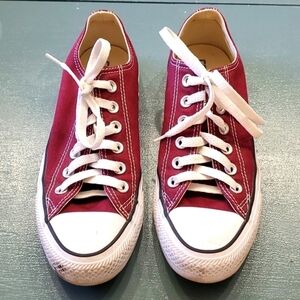 ALL*STARS CONVERSE  burgundy sneekers. Mens 5 women's 7. Very good condi…